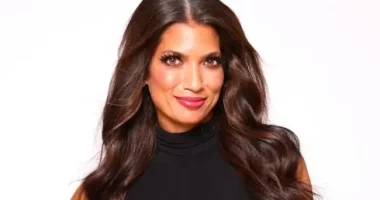 Chandra Holt