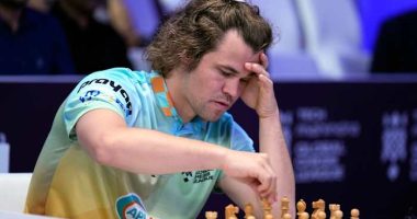 Chess grandmaster Magnus Carlsen faces showdown against 'the world.' Will it end in a draw?