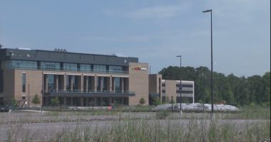 City council reconsiders vote for Enmarket arena parking project