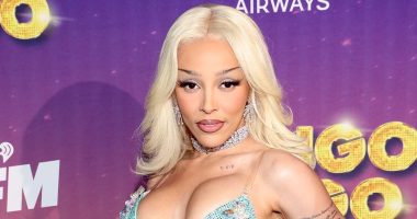 Doja Cat suffers plastic surgery disaster but begs fans not to notice