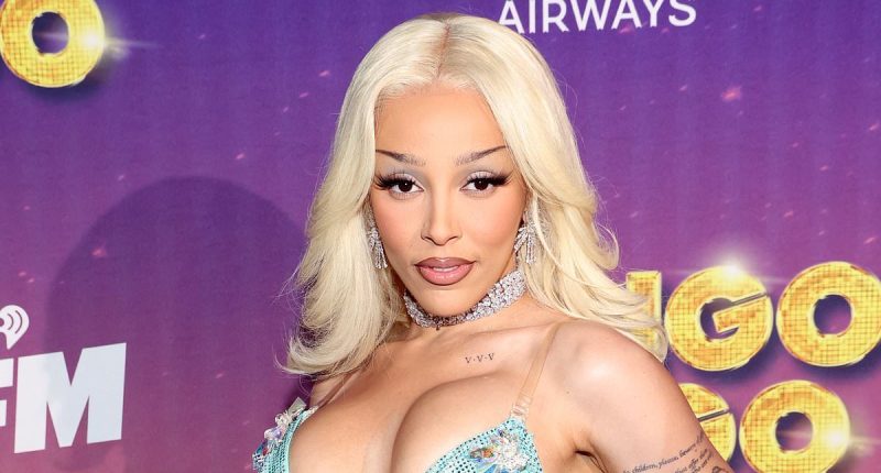 Doja Cat suffers plastic surgery disaster but begs fans not to notice