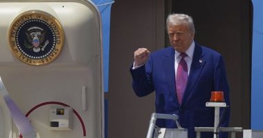 Donald Trump claim that luxury Qatari jet was 'gift' under scrutiny