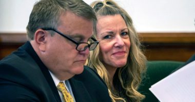 'Doomsday Mom' Lori Vallow seeks new murder conspiracy trial, claiming juror misconduct