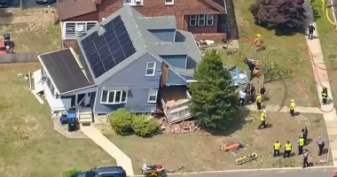 Dramatic video shows dump truck plowing into NJ home after driver suffers medical emergency