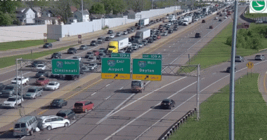 Driver suddenly stops in middle of highway, causes multi-car crash, then leaves: video
