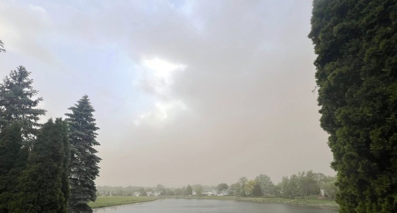 Dust storm covers Chicago with near-zero visibility conditions