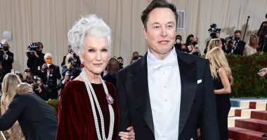 Elon Musk's mom slams WSJ reporters over 'dishonest' article about son