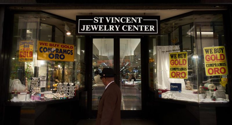 Gold rush hits US jewelers amid economic uncertainty