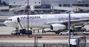 Hawaiian Airlines flight diverted on San Diego tarmac over possible bomb threat; person arrested