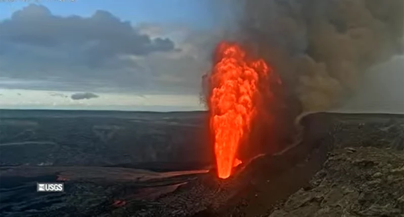 Hawaii's Kilauea Volcano erupts with 1,000-foot 'lava fountaining'