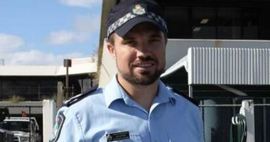 Heartfelt tributes at memorial for policeman who went missing while surfing