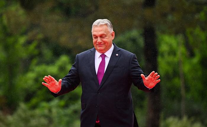 Hungarians rally in mass protest against bill allowing blacklisting of Orbán critics