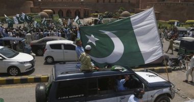 India and Pakistan ceasefire shaken by overnight clashes in Kashmir