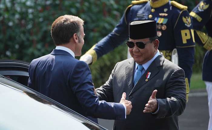 Indonesian and French leaders meet for defense and trade talks