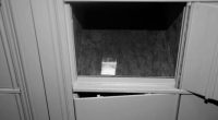 Bag of cocaine in a White House cubby.