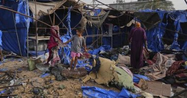 Israel launches 'great force' at Gaza in new attack