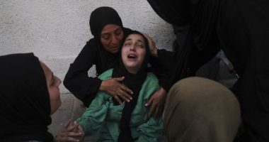 Israeli strikes kill dozens in school-turned-shelter, medics say