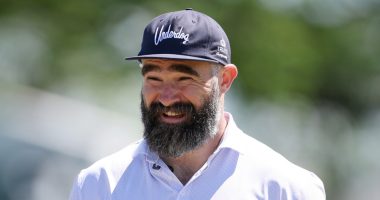 Jason Kelce discusses 25-pound weight loss after NFL retirement