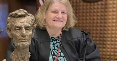 Judge Hannah Dugan Wiki, Age, Political Party, Salary, Arrest |