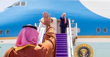 Jumbo jets, megadeals and flattery