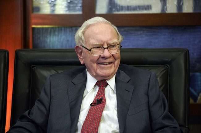 Legendary Berkshire Hathaway Titan Warren Buffett Calls It a Career, Announces His Successor