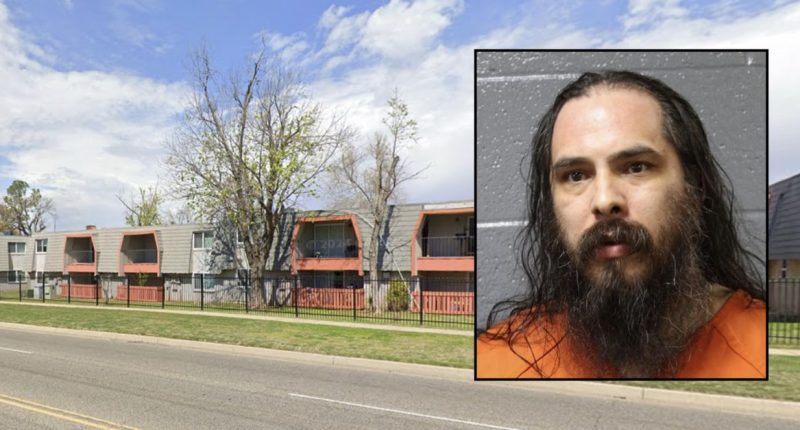 Man makes 911 dispatcher pick where to stab father: Police