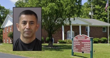 Man tried to get co-worker to kill his wife for him: Police