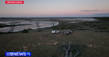Meteorite hunters make 'amazing' discovery deep in WA outback
