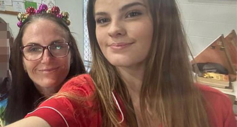 Photo of missing teen Phoebe Bishop with her mother.