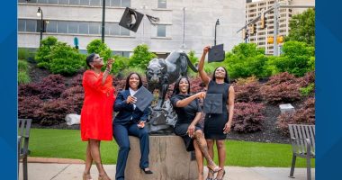 Mother, 3 daughters graduating from Georgia State on same day