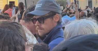 Music megastar spotted among crowds celebrating new pope