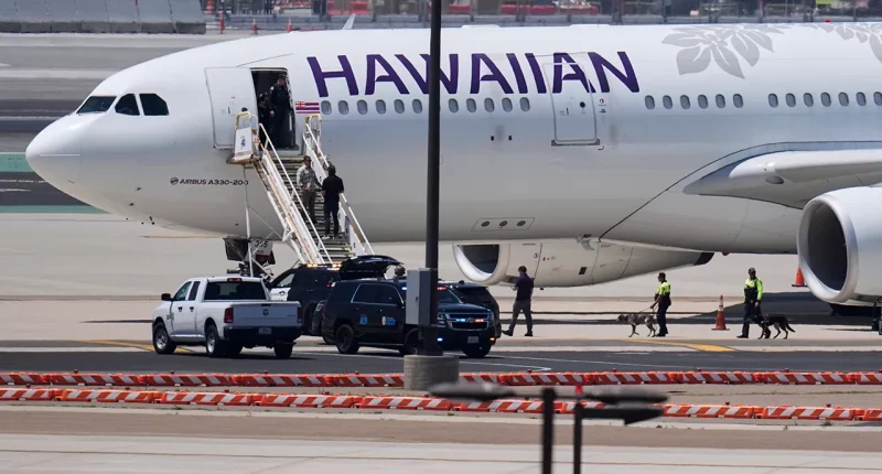Navy technician arrested for allegedly making false bomb threat on Hawaiian Airlines flight