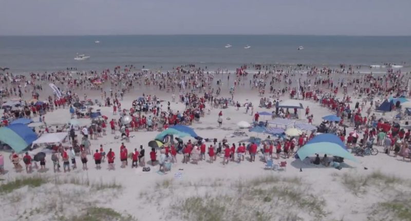 Nearly 2,000 people baptized at Jacksonville's Hanna Park
