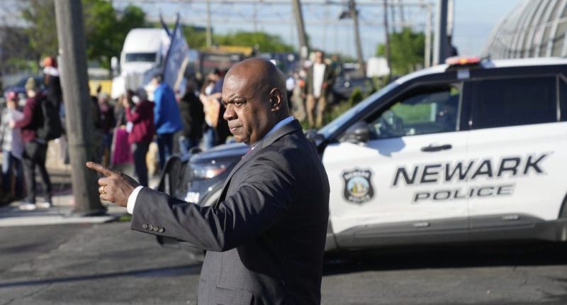 Newark Mayor Ras Baraka taken into custody by Homeland Security at NJ ICE facility