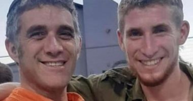 Photo of Aner Shapiro with a friend.