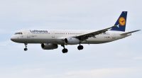 Lufthansa Airbus A321 landing.