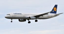 Lufthansa Airbus A321 landing.