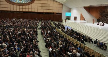 Pope Leo XIV dishes advice to journalists, mentions AI challenge in first news conference