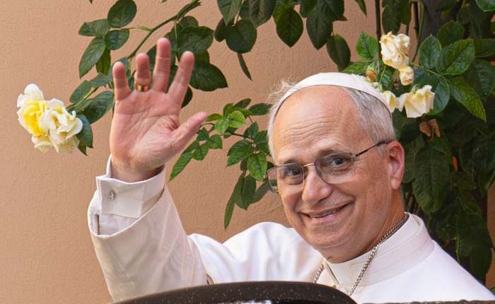 Pope vows every effort to work for peace in regions where Christians persecuted, forced to flee