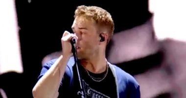Sam Fender swears on stage then apologises for technical issues