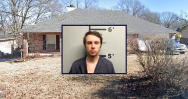 Son shoots mom in face with crossbow over cat comment: Cops