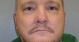 South Carolina death row inmate seeks to volunteer to die after friends are executed