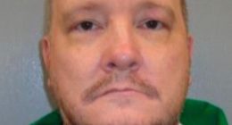 South Carolina death row inmate seeks to volunteer to die after friends are executed