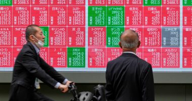Stocks and U.S. dollar rally as Trump tariffs hit court roadblock