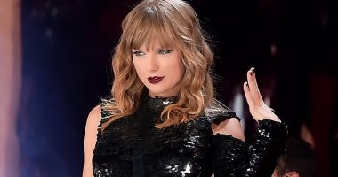 Taylor Swift fans melt down as she releases first Reputation TV track