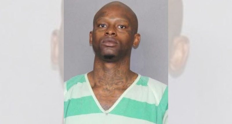Texas escaped inmate considered armed and dangerous after psychiatric hospital break