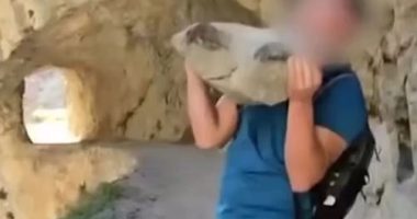Story from Jam Press (Idiot Throws Rock) Pictured: Video grab - The tourist is seen casting the heavy rock in northern Spain¿s Picos de Europa National Park. VIDEO: Idiot tourist faces ¿168,000 fine for throwing huge rock down gorge in popular park An idiot tourist is facing an eye-watering ¿168,000 fine for throwing a massive rock down a gorge in a popular national park. The young man¿s pal filmed him casting the heavy rock and the video was later uploaded to social media for ¿likes¿. Seconds after the large stone was tossed, a deafening bang was heard as it hit the ground several metres below. The idiotic stunt was filmed at a point along the popular Cares Trail in northern Spain¿s Picos de Europa National Park. Of the park¿s estimated 2m annual visitors, around 300,000 hike the Cares Trail - its most popular walking route. The clip was later shared by a social media account that features videos of young people throwing rocks into voids. Although most clips on the page get a handful of views, this one blew up and quickly caught the police¿s attention. The Spanish Civil Guard have since announced that they are investigating the young man¿s antics, as reported by NeedToKnow. A spokesperson said: ¿This stunt could cost you dearly. ¿Throwing this rock could land this person with a fine ranging from ¿5,001 to ¿200,000. ¿Why? Because disturbing the environment in the Picos de Europa National Park is classed as a very serious offence. ¿Keep that in mind when visiting a national park - these are specially protected areas due to their high environmental value.¿ Javier said: ¿There are livestock farmers who pass through down there. Your little joke could¿ve ended badly.¿ Another viewer said: ¿You have to be a real idiot - you could¿ve gone down with the rock. The force and weight of that boulder could¿ve smashed someone to pieces.¿ A third said: ¿There¿s an alternative path underneath - I just hope no one was down there. And let¿s not forget, people go canyoning or climbing in those areas - when you throw something, there could be someone below.¿ A fourth said: ¿He should be accompanied by a responsible adult - it¿s clear he¿s not ready to be out on his own.¿ And a fifth said: ¿In the mountains, you mustn¿t throw rocks if you can¿t see where they¿ll land - you have no idea who might be below. You could hit a person or an animal.¿ ENDS EDITOR¿S NOTES: Quotations have been translated to English. Video Usage Licence:(EMERGENCY SERVICES) We have obtained this material directly from the emergency services (fire / police / ambulance / rescue workers). Video Restrictions: None.