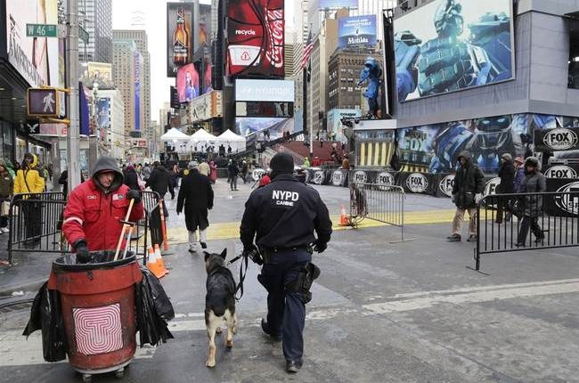 Tren de Aragua Tykes Rain Mayhem Down on Times Square, Mock NYPD