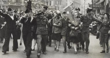 Triumph and tragedy: How Australians celebrated VE Day