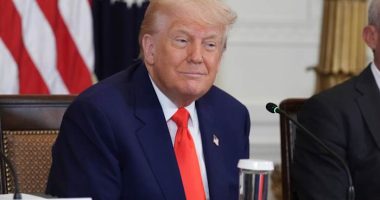 Trump threatens 25% import tax on Apple unless iPhones are made in the US